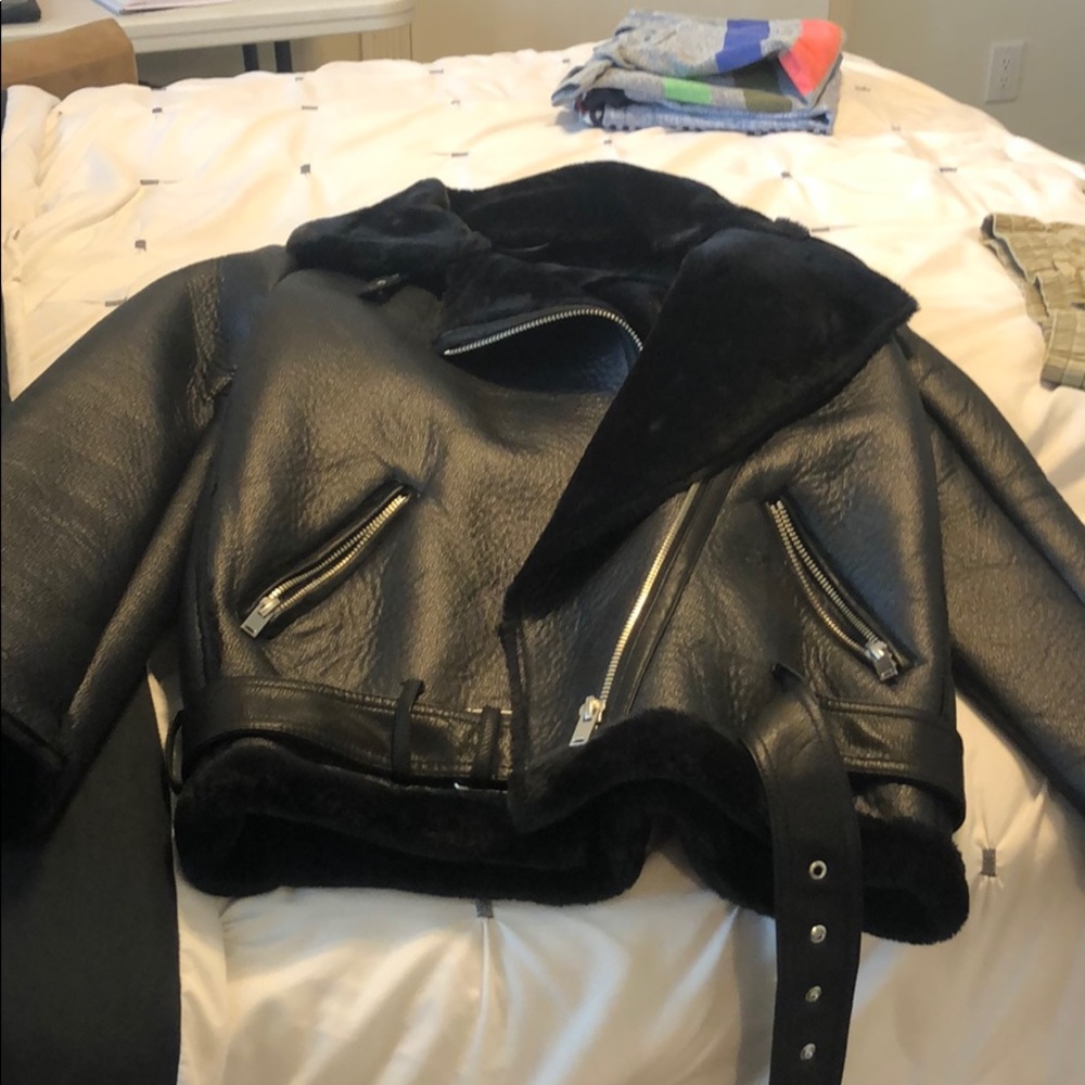 Women’s leather/fur like jacket